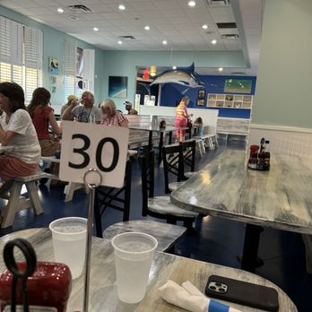 Fish On Seafood House - Dining room - Seafood Near Me - Destin, Florida Fish On Seafood House - Dining room - Seafood Near Me - Destin, Florida