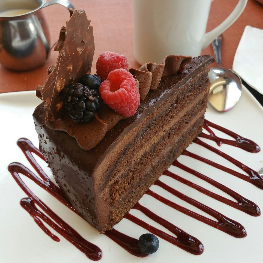 Marenca - Chocolate raspberry cake - Breakfast & Brunch Near Me - Tijuana, BCN Marenca - Chocolate raspberry cake - Breakfast & Brunch Near Me - Tijuana, BCN