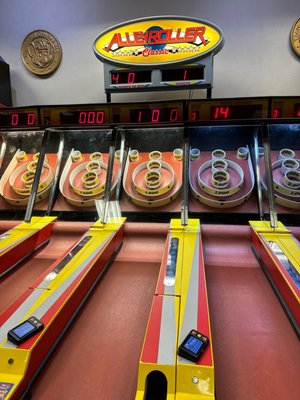 Chuck E. Cheese by null