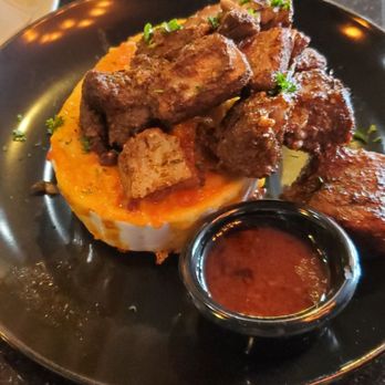 Bleu Nuk BK - Jerk pork Mac n Cheese - Caribbean Near Me - Brooklyn, New York