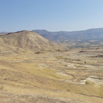 Painted Hills Unit, John Day Fossil Beds - Just a touch of green farmland in amongst the desert environment. - Parks Near Me
