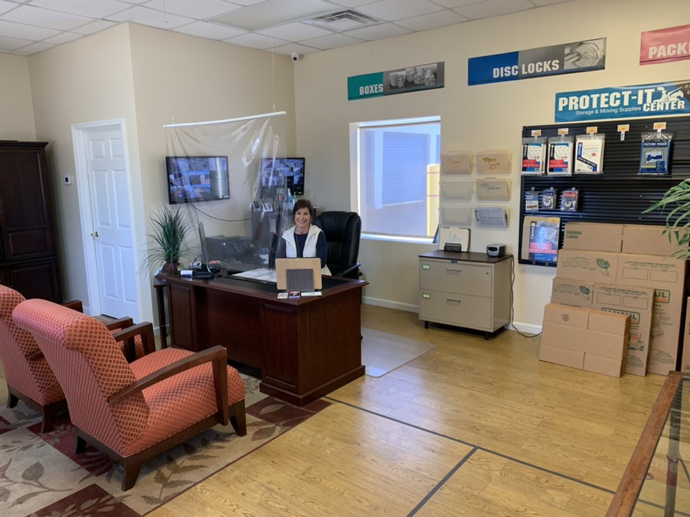 CENTERVILLE SELF STORAGE Updated September 2024 11 Photos 601 N