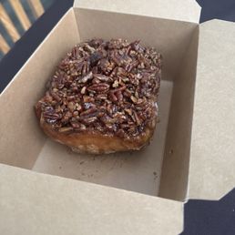 pecan cinnamon roll