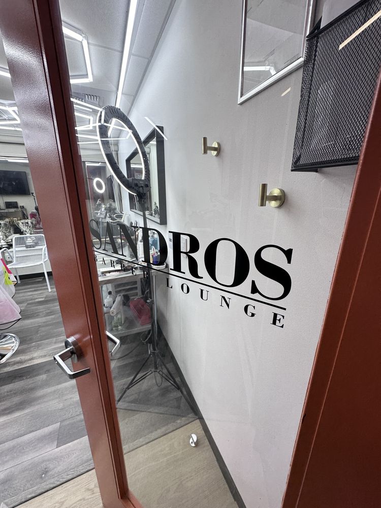 Sandros Barber Lounge