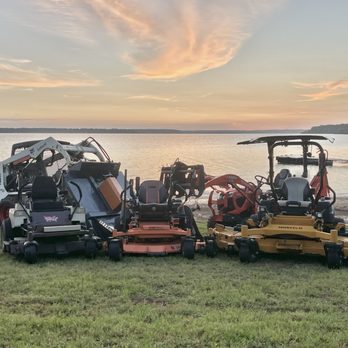 Pitts And Son Lawn Care - Equipment - Lawn Services Near Me - Etoile, Texas