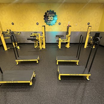 Planet Fitness - 30 minute workout area - Gyms Near Me - Bridgeview, Illinois