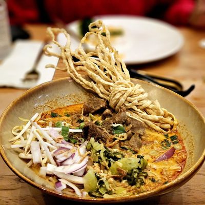 Pii Nong Thai Yonge - Eatery & Experience by null