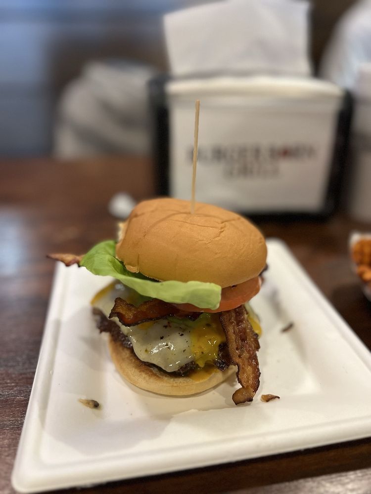 Burger Barn Grill Logo