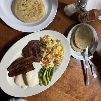 Express Pupuseria - Fooood - Salvadoran Near Me - San Francisco, California