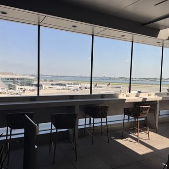 Delta Sky Club - Terminal C - Insta/Beli/Yelp/TikTok: @amei_eats - Airport Lounges Near Me - Queens, New York