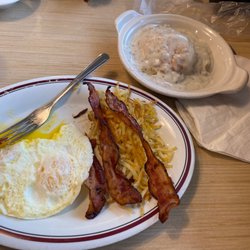Huddle House - Solid food with the MVP breakfast. Eggs were good, biscuits/gravy were ok. Definitely a par on the course if scoring.