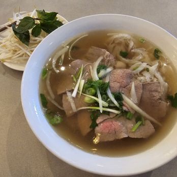 Pho Toronto - P1 Medium - Pho Dac Biet (Meatball, Tendon, Tripe, Rare & Brisket Beef) $13.99 - 2024-03-28 - Vietnamese Near Me - Toronto, Ontario