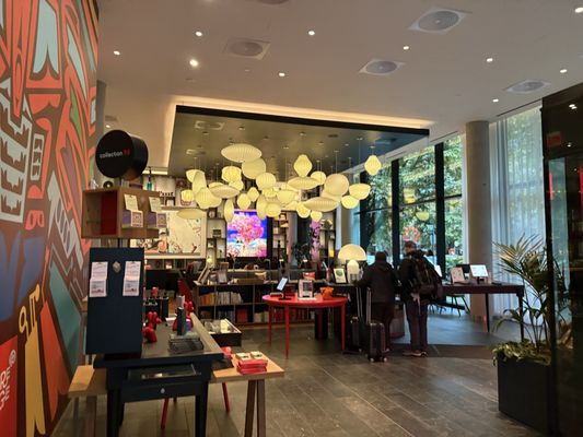 citizenM Seattle South Lake by null