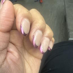 The stone came off second last finger nail....even look at the detailing they did it on so I'm not gonna be back there The stone came off second last finger nail....even look at the detailing they did it on so I'm not gonna be back there