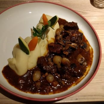 Atlantic Bar & Brasserie - Le Boeuf Bourguignon - Cocktail Bars Near Me - Glasgow, GLG