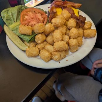 The Breakfast Club and Pub - American Near Me - La Crosse, Wisconsin