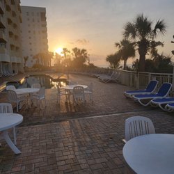 Bay Watch Resort - Pool deck