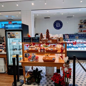 Paris Baguette - Bakeries Near Me - Webster, Texas