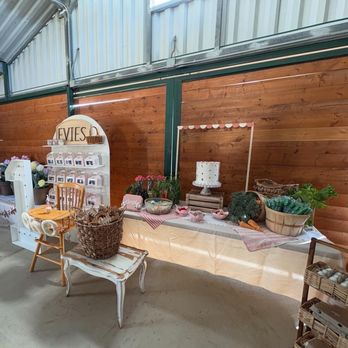 Priceless Pets Ranch - Inside Barn area, perfect set up for colder days - Ranches Near Me - Chino Hills, California Priceless Pets Ranch - Inside Barn area, perfect set up for colder days - Ranches Near Me - Chino Hills, California