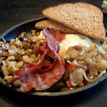 The Town's Inn - Breakfast skillet, tasty and filling! - Hotels Near Me - Harpers Ferry, West Virginia The Town's Inn - Breakfast skillet, tasty and filling! - Hotels Near Me - Harpers Ferry, West Virginia