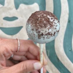Starbucks - Cookies n' Cream Cake Pop