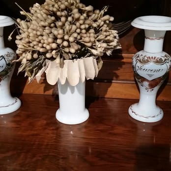 Het Huis van Alijn - Wedding bouquets from the 1800s - Museums Near Me - Gent, VOV