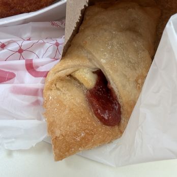 Fortuna Bakery - Guava and cheese pastry - Bakeries Near Me - Orlando, Florida