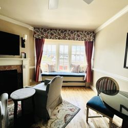 Spindrift Inn - Cute and charming