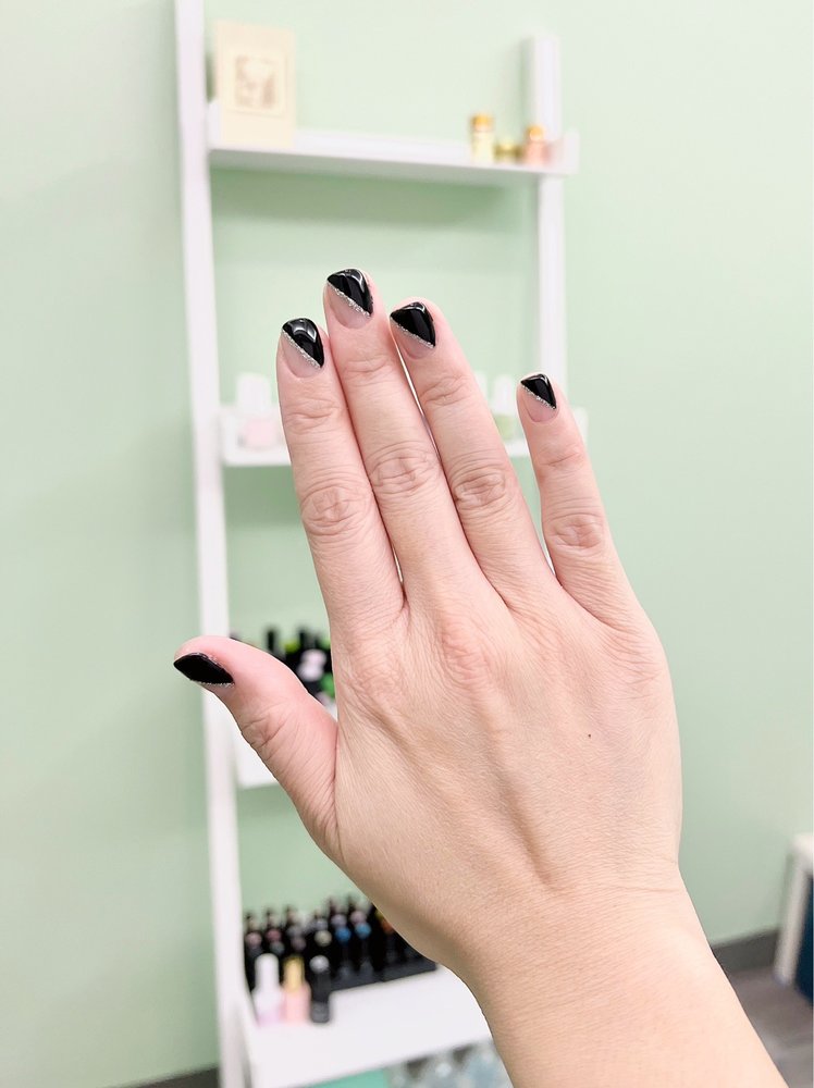 Vantastic Nails Logo