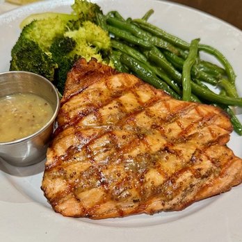 Chez Henry's - Salmon entree with honey mustard glaze, broccoli and green beans - New American Near Me - Delray Beach, Florida Chez Henry's - Salmon entree with honey mustard glaze, broccoli and green beans - New American Near Me - Delray Beach, Florida