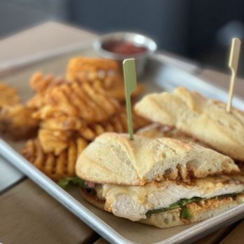 Breakside Brewery - Chicken Marinara Sandwich with waffle fries so delicious! - American Near Me - Portland, Oregon Breakside Brewery - Chicken Marinara Sandwich with waffle fries so delicious! - American Near Me - Portland, Oregon