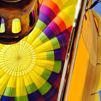 Napa Valley Balloons - Looking up. - Hot Air Balloons Near Me - Napa, California Napa Valley Balloons - Looking up. - Hot Air Balloons Near Me - Napa, California