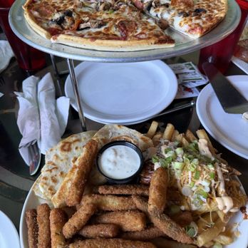 The Pan - Happy hour $15 for 3 appetizers chili cheese fries, zucchini fries and quesadilla  and the 1/2 off medium pizza pan deluxe - Breakfast & Brunch Near Me - Lomita, California