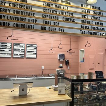 Hello Honey - Order counter - Ice Cream & Frozen Yogurt Near Me - Cincinnati, Ohio