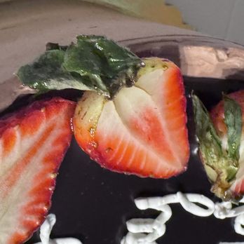 Layered Cakerie - Wilted strawberry stems - Bakeries Near Me - Montclair, California Layered Cakerie - Wilted strawberry stems - Bakeries Near Me - Montclair, California