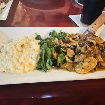 Armani's Cucina - Pizza Near Me - Vero Beach, Florida Armani's Cucina - Pizza Near Me - Vero Beach, Florida