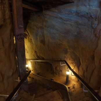 Cave Store - Walking down. - Walking Tours Near Me - La Jolla, California