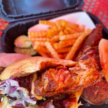 Dave's Hot Chicken - Medium spiced Chicken Breast Sandwich - Chicken Shop Near Me - Dublin, California Dave's Hot Chicken - Medium spiced Chicken Breast Sandwich - Chicken Shop Near Me - Dublin, California