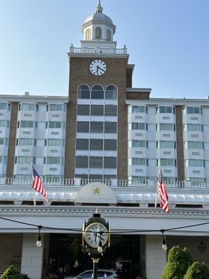 The Garden City Hotel by null