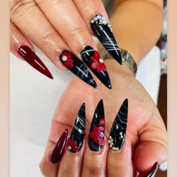 Bright Star Nails