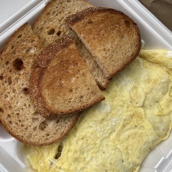 Spot Cafe - Three veggie omelette with side of wheat toast and home fries - French Near Me - Watertown, Massachusetts