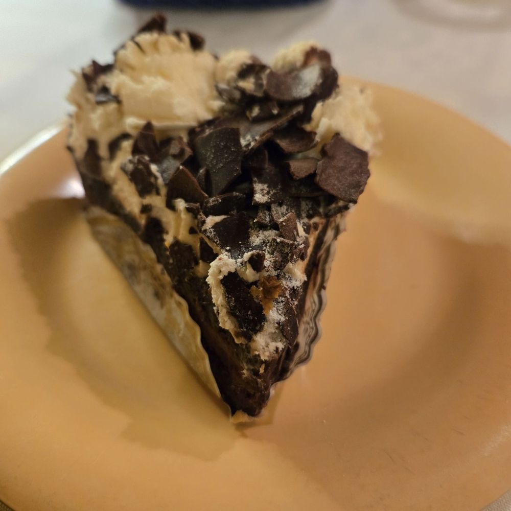 C'est La Vie - A Very Good Dessert - French Near Me - Sarasota, Florida