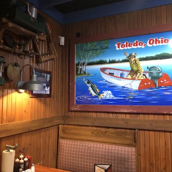 Famous Dave's Bar-B-Que - Barbeque Near Me - Toledo, Ohio