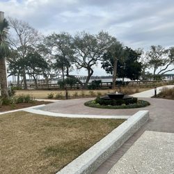 Waterfront Park Daniel Island - Beautiful landscaping and fountains