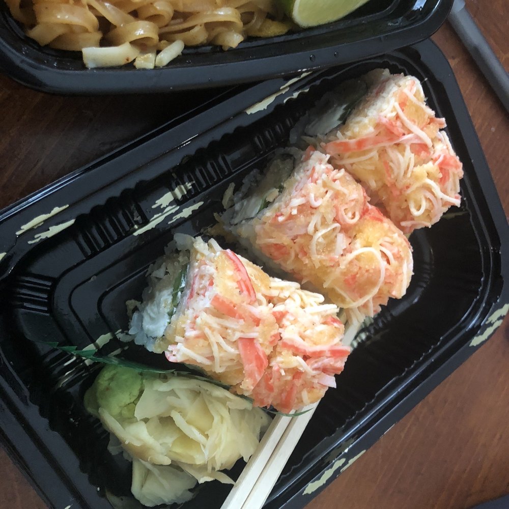 Lin's Hibachi - Texas Roll. My usual. Creamy cream cheese, shrimp tempura, slightly spicy jalapeño topped with artificial crabmeat. Yummmmm - Japanese Near Me - Havre De Grace, Maryland
