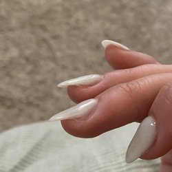 Cosmo Nail Bar & Organic Spa - Doesn't even fit or match my nail and weirdly flattened
