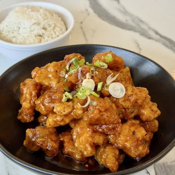 Hunan Bistro - General Tso's Chicken  @ColumbusFoodDude - Chinese Near Me - Columbus, Ohio