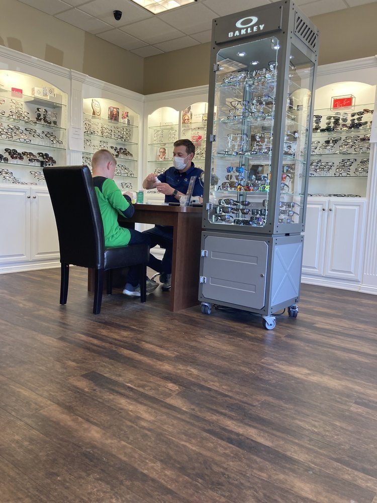 FAMILY EYE CARE OF NEWBURGH Updated September 2024 12 Photos 7534