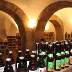 Bottle Shop - Bottle Shop - Verkaufsraum mit nationalen und internationalen Cidern und Bierspezialitäten.