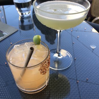 High 5ive Rooftop Bar - Solar flare & on Broadway - Cocktail Bars Near Me - Oakland, California